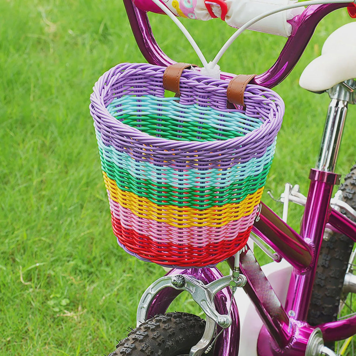 Regenboog kinderfietsmand rotan-look