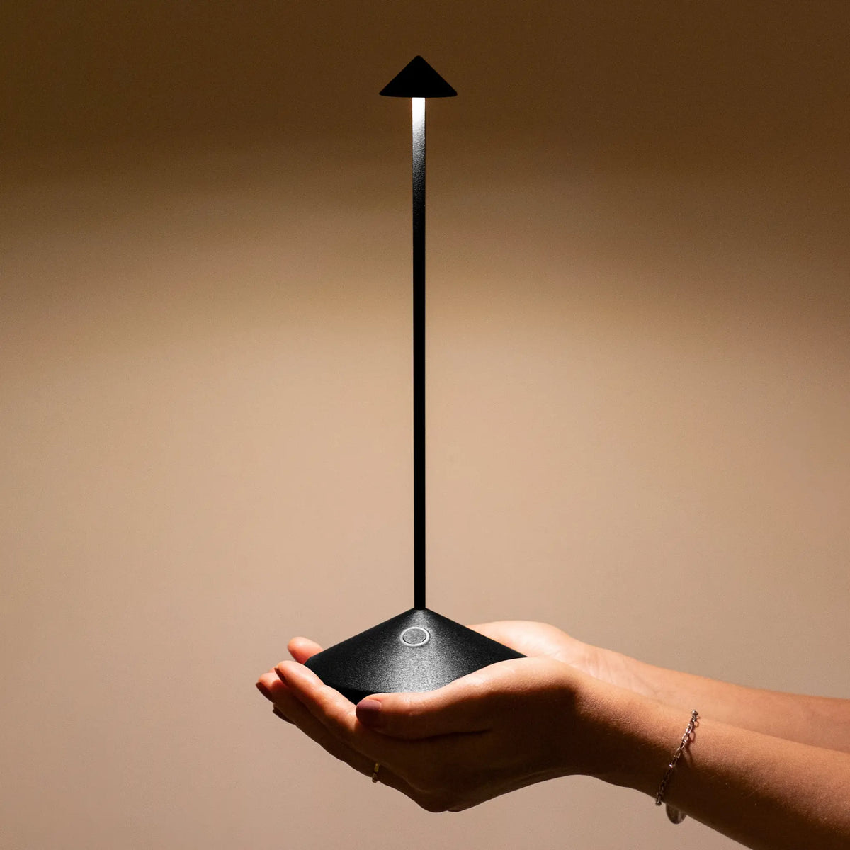 Lumora oplaadbare draadloze LED-tafellamp