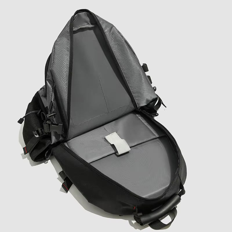 Waterdichte wandelrugzak 20-35L