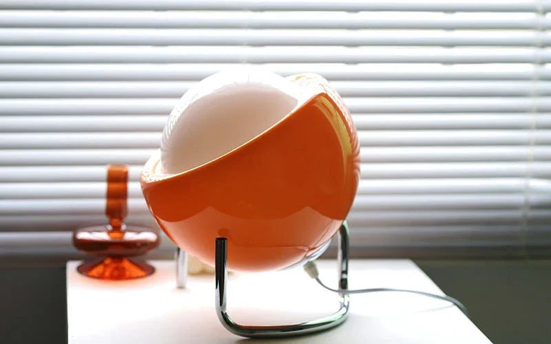 Retro glazen tafellamp met metalen voet