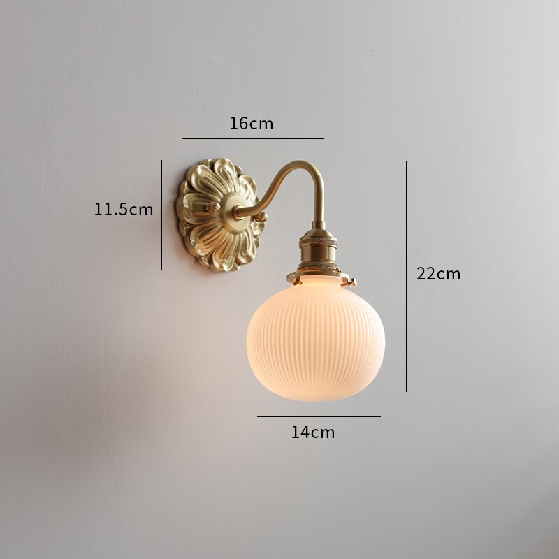 Vintage Koperen Wandlamp Met Matglazen Kap
